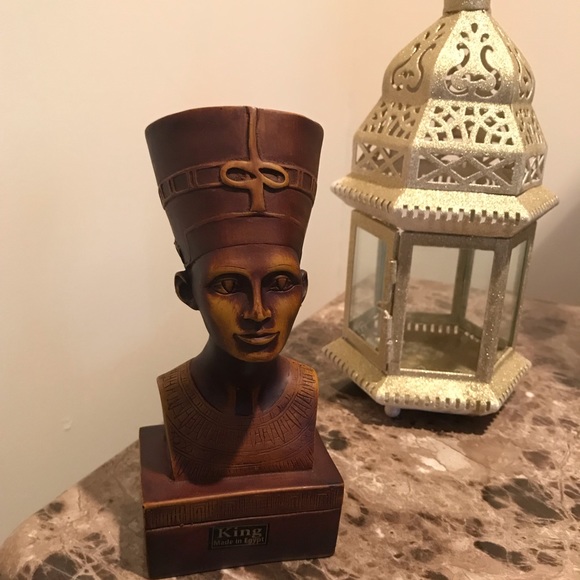 Egyptian art accent 🌺 - Picture 2 of 2